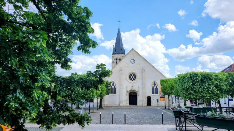 Église Saint-Saturnin&nbsp;: un édifice emblématique du patrimoine antonien