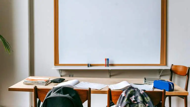 Écoles à Antony à Antony :  7 classes supprimées à la rentrée 2025 ?