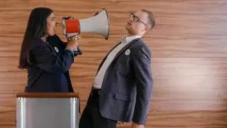 Théâtre La Piscine : la communication politique démontée sur scène