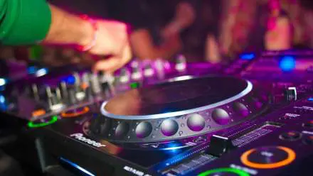 Gros Plan Du Contrôleur Dj